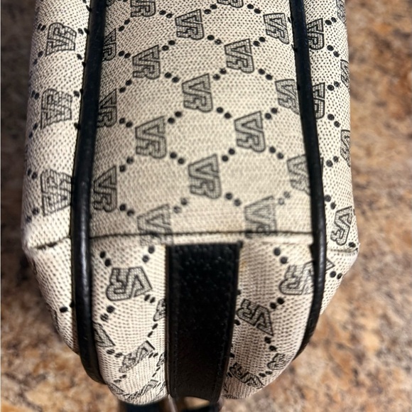 Vintage VR Classic Stylish Monogram Rare Hard To Find Retro Crossbody Bag - Picture 9 of 16
